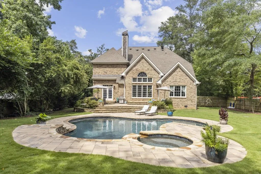 120 Johnson Ferry Road Nw, Sandy Springs, Georgia 30328, 4 Bedrooms Bedrooms, ,4 BathroomsBathrooms,Residential,Sold,120 Johnson Ferry Road Nw,6903776