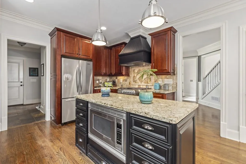 120 Johnson Ferry Road Nw, Sandy Springs, Georgia 30328, 4 Bedrooms Bedrooms, ,4 BathroomsBathrooms,Residential,Sold,120 Johnson Ferry Road Nw,6903776