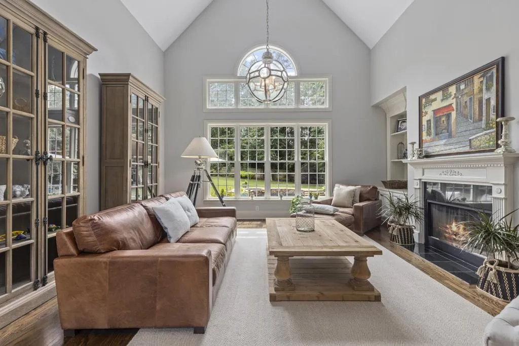 120 Johnson Ferry Road Nw, Sandy Springs, Georgia 30328, 4 Bedrooms Bedrooms, ,4 BathroomsBathrooms,Residential,Sold,120 Johnson Ferry Road Nw,6903776