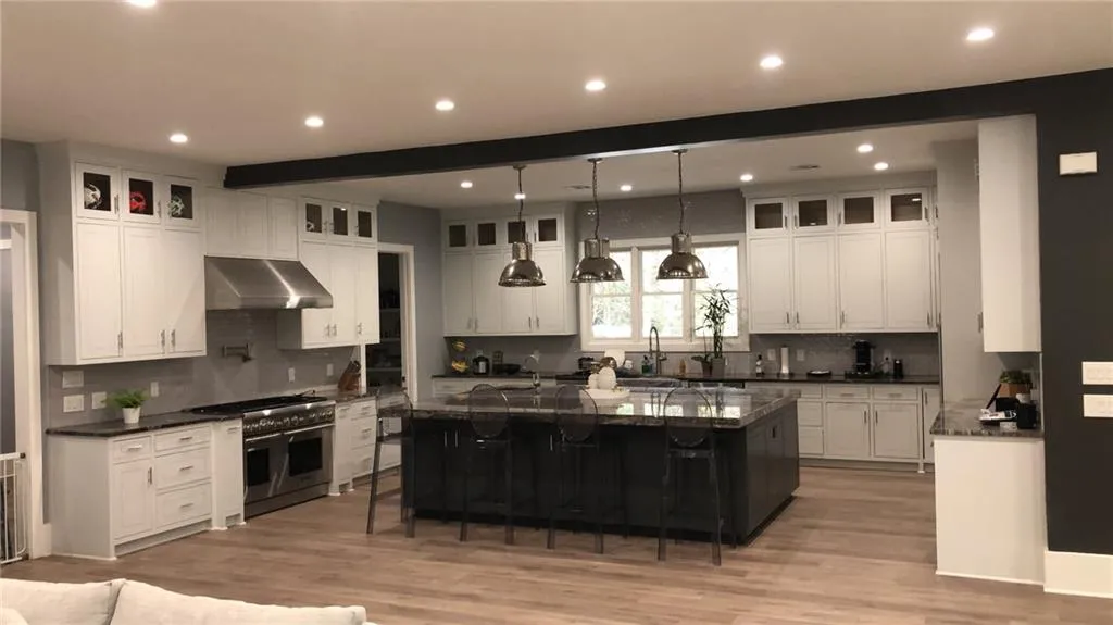 5410 High Point Road, Atlanta, Georgia 30342, 6 Bedrooms Bedrooms, ,5 BathroomsBathrooms,Residential,Sold,5410 High Point Road,7168533