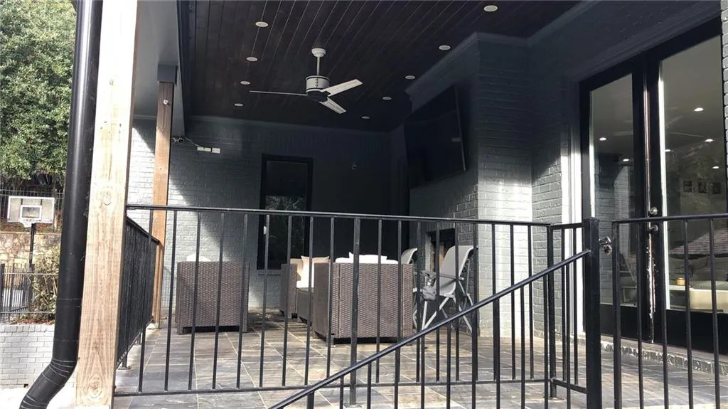 5410 High Point Road, Atlanta, Georgia 30342, 6 Bedrooms Bedrooms, ,5 BathroomsBathrooms,Residential,Sold,5410 High Point Road,7168533