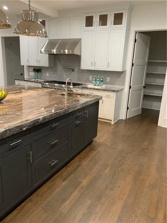 5410 High Point Road, Atlanta, Georgia 30342, 6 Bedrooms Bedrooms, ,5 BathroomsBathrooms,Residential,Sold,5410 High Point Road,7168533