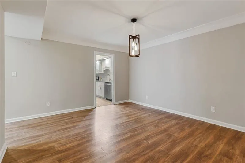 6851 Roswell Road Unit Q12, Sandy Springs, Georgia 30328, 3 Bedrooms Bedrooms, ,2 BathroomsBathrooms,Residential,Sold,6851 Roswell Road Unit Q12,6699260