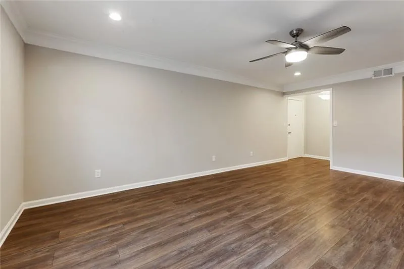 6851 Roswell Road Unit Q12, Sandy Springs, Georgia 30328, 3 Bedrooms Bedrooms, ,2 BathroomsBathrooms,Residential,Sold,6851 Roswell Road Unit Q12,6699260