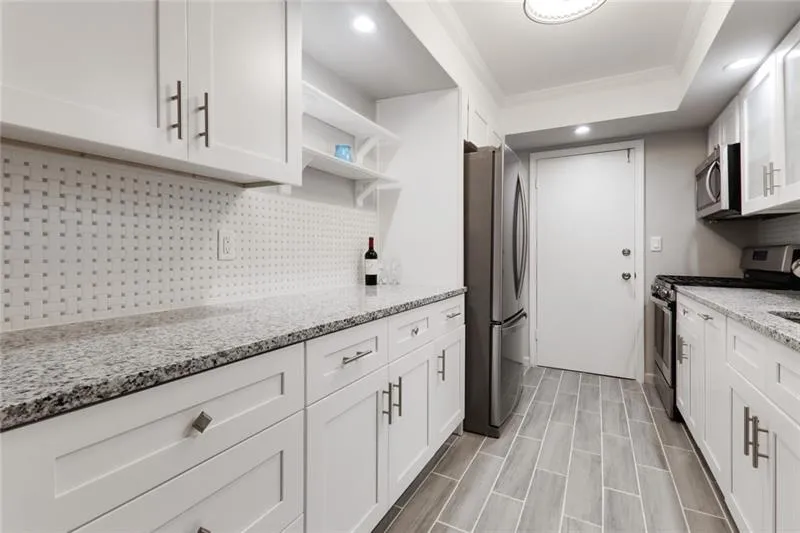 6851 Roswell Road Unit Q12, Sandy Springs, Georgia 30328, 3 Bedrooms Bedrooms, ,2 BathroomsBathrooms,Residential,Sold,6851 Roswell Road Unit Q12,6699260
