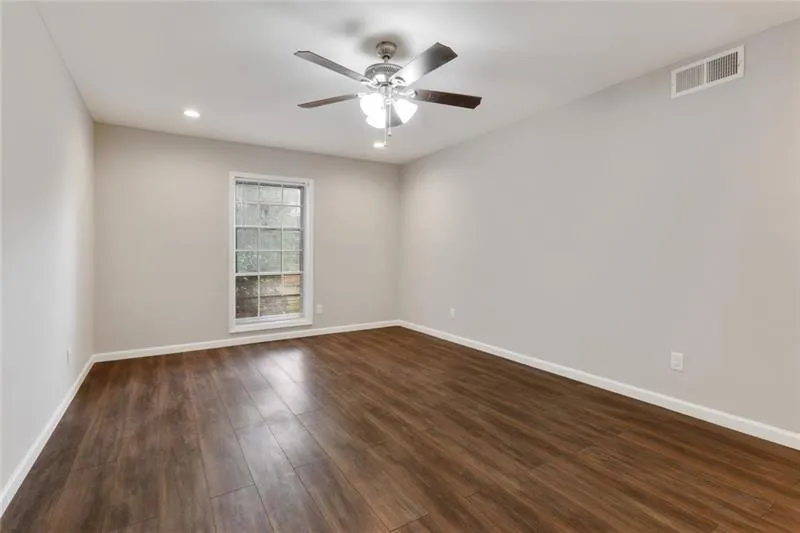 6851 Roswell Road Unit Q12, Sandy Springs, Georgia 30328, 3 Bedrooms Bedrooms, ,2 BathroomsBathrooms,Residential,Sold,6851 Roswell Road Unit Q12,6699260