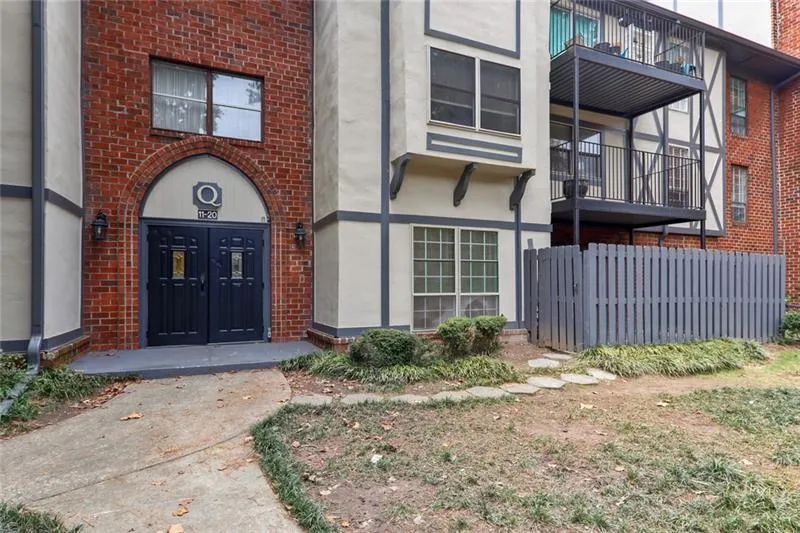 6851 Roswell Road Unit Q12, Sandy Springs, Georgia 30328, 3 Bedrooms Bedrooms, ,2 BathroomsBathrooms,Residential,Sold,6851 Roswell Road Unit Q12,6699260