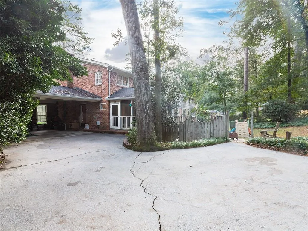6503 Whispering Trail, Atlanta, Georgia 30328, 5 Bedrooms Bedrooms, ,3 BathroomsBathrooms,Residential,Sold,6503 Whispering Trail,6953741