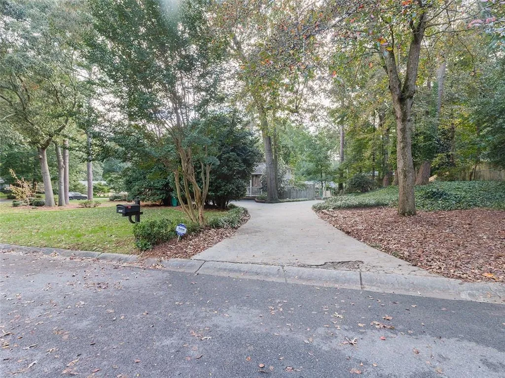6503 Whispering Trail, Atlanta, Georgia 30328, 5 Bedrooms Bedrooms, ,3 BathroomsBathrooms,Residential,Sold,6503 Whispering Trail,6953741