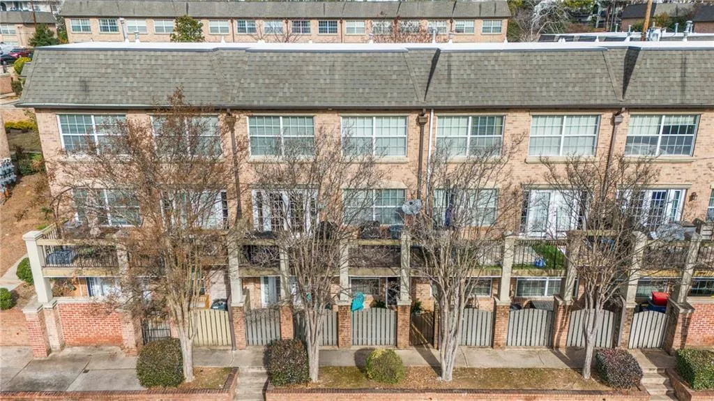 6980 Roswell Road Unit C10, Atlanta, Georgia 30328, 2 Bedrooms Bedrooms, ,2 BathroomsBathrooms,Residential,Sold,6980 Roswell Road Unit C10,7699493