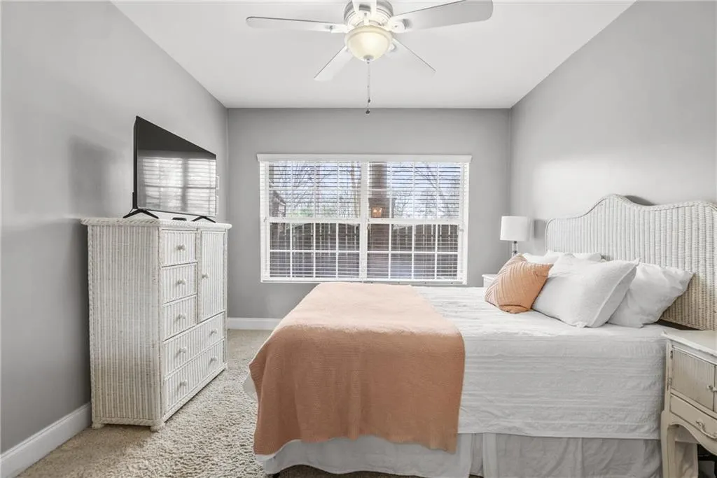 6980 Roswell Road Unit C10, Atlanta, Georgia 30328, 2 Bedrooms Bedrooms, ,2 BathroomsBathrooms,Residential,Sold,6980 Roswell Road Unit C10,7699493