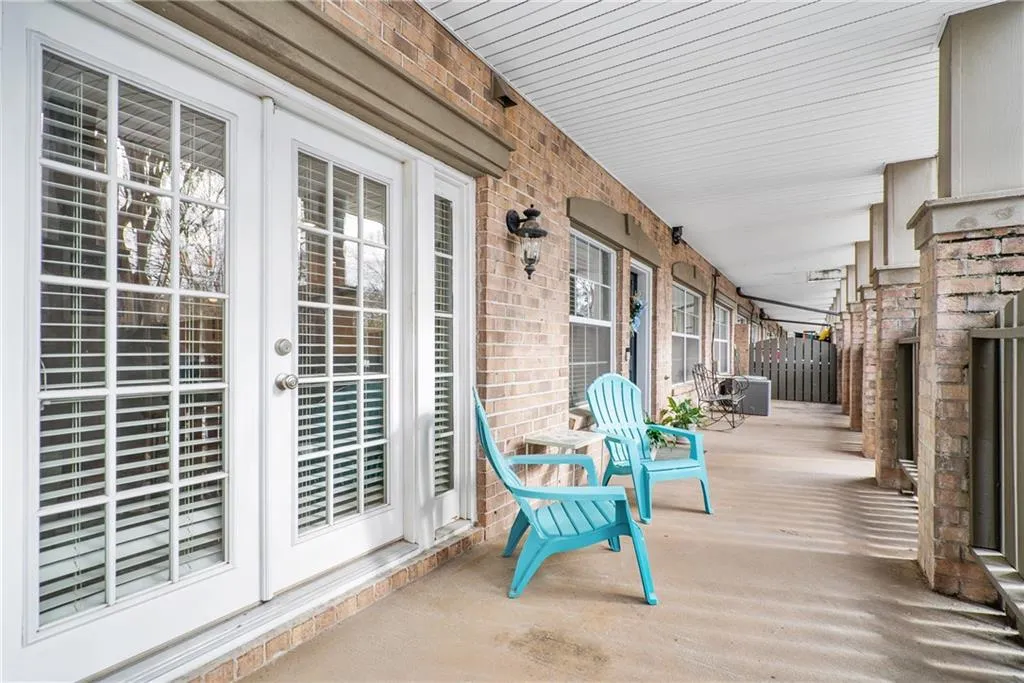 6980 Roswell Road Unit C10, Atlanta, Georgia 30328, 2 Bedrooms Bedrooms, ,2 BathroomsBathrooms,Residential,Sold,6980 Roswell Road Unit C10,7699493