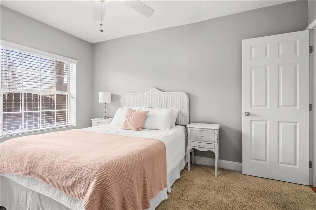 6980 Roswell Road Unit C10, Atlanta, Georgia 30328, 2 Bedrooms Bedrooms, ,2 BathroomsBathrooms,Residential,Sold,6980 Roswell Road Unit C10,7699493