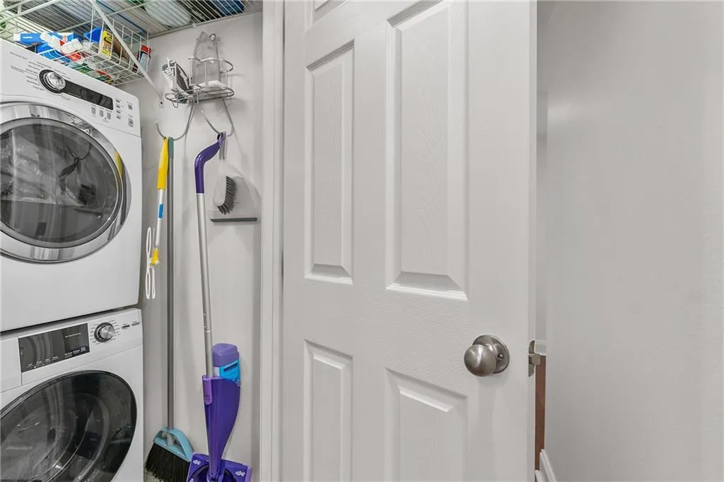 6980 Roswell Road Unit C10, Atlanta, Georgia 30328, 2 Bedrooms Bedrooms, ,2 BathroomsBathrooms,Residential,Sold,6980 Roswell Road Unit C10,7699493