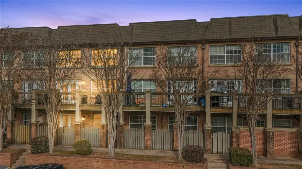 6980 Roswell Road Unit C10, Atlanta, Georgia 30328, 2 Bedrooms Bedrooms, ,2 BathroomsBathrooms,Residential,Sold,6980 Roswell Road Unit C10,7699493