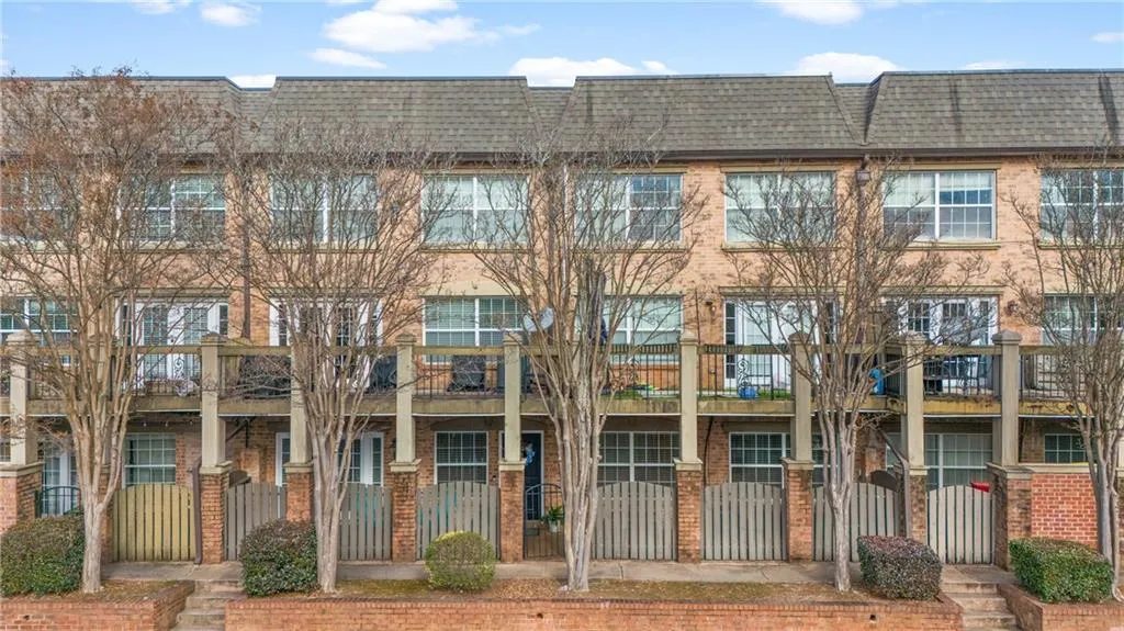 6980 Roswell Road Unit C10, Atlanta, Georgia 30328, 2 Bedrooms Bedrooms, ,2 BathroomsBathrooms,Residential,For Sale,6980 Roswell Road Unit C10,7699493
