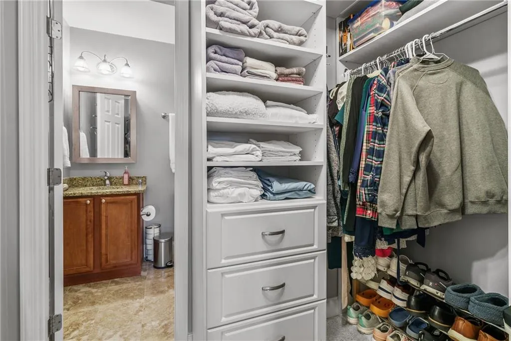 6980 Roswell Road Unit C10, Atlanta, Georgia 30328, 2 Bedrooms Bedrooms, ,2 BathroomsBathrooms,Residential,Sold,6980 Roswell Road Unit C10,7699493