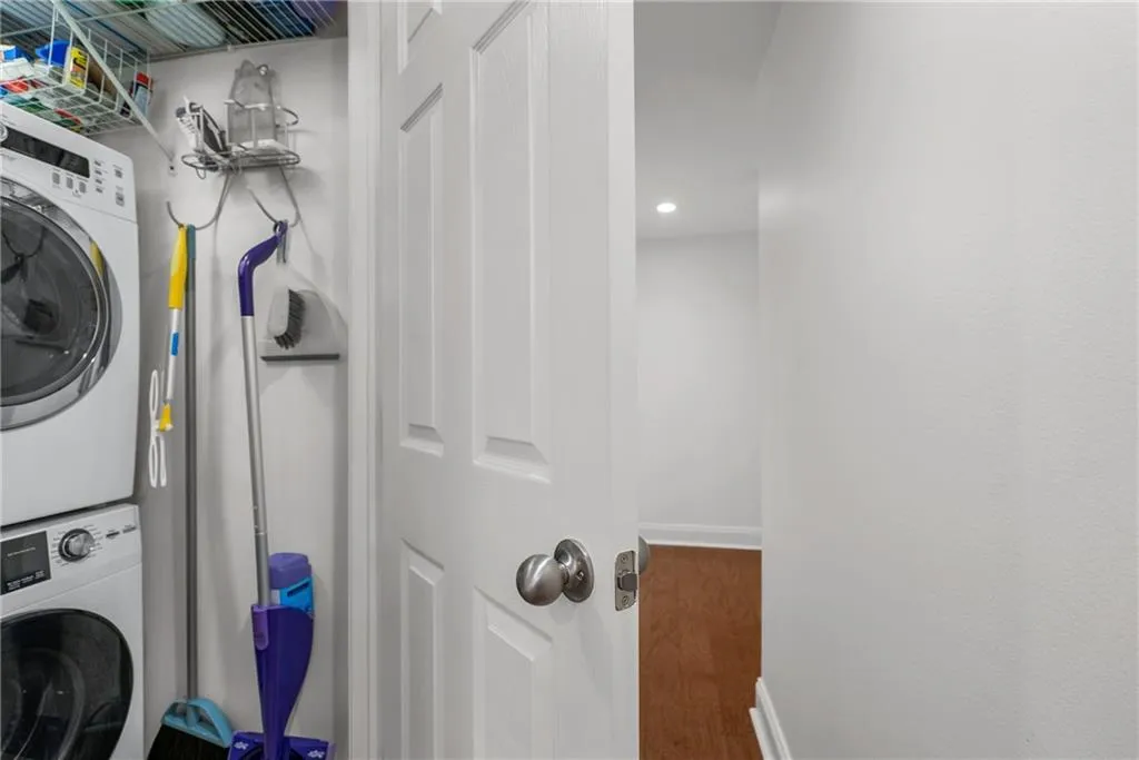 6980 Roswell Road Unit C10, Atlanta, Georgia 30328, 2 Bedrooms Bedrooms, ,2 BathroomsBathrooms,Residential,Sold,6980 Roswell Road Unit C10,7699493