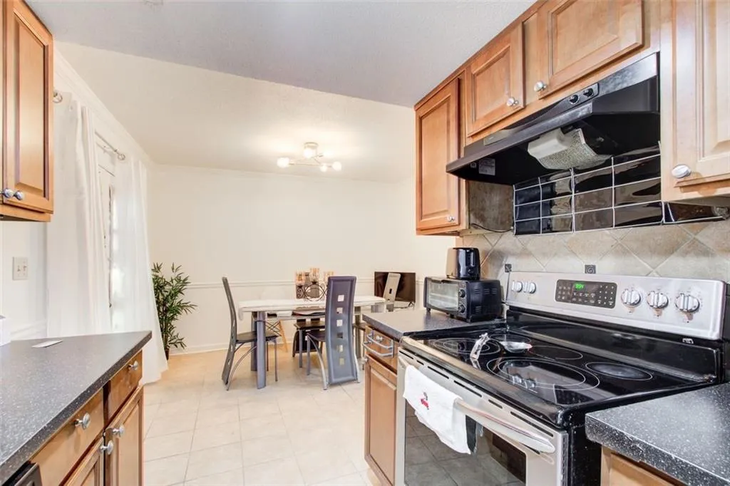 6900 Roswell Road, Atlanta, Georgia 30328, 2 Bedrooms Bedrooms, ,2 BathroomsBathrooms,Residential,Sold,6900 Roswell Road,7510928