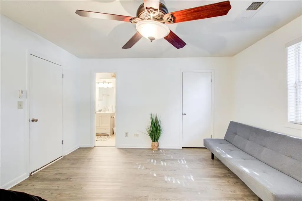 6900 Roswell Road, Atlanta, Georgia 30328, 2 Bedrooms Bedrooms, ,2 BathroomsBathrooms,Residential,Sold,6900 Roswell Road,7510928