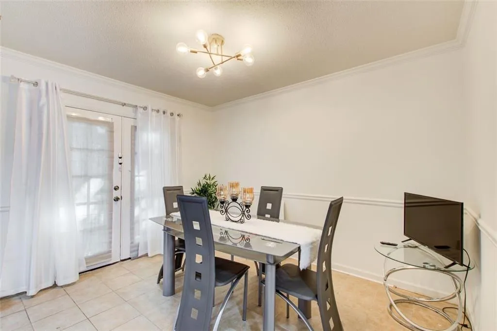 6900 Roswell Road, Atlanta, Georgia 30328, 2 Bedrooms Bedrooms, ,2 BathroomsBathrooms,Residential,Sold,6900 Roswell Road,7510928