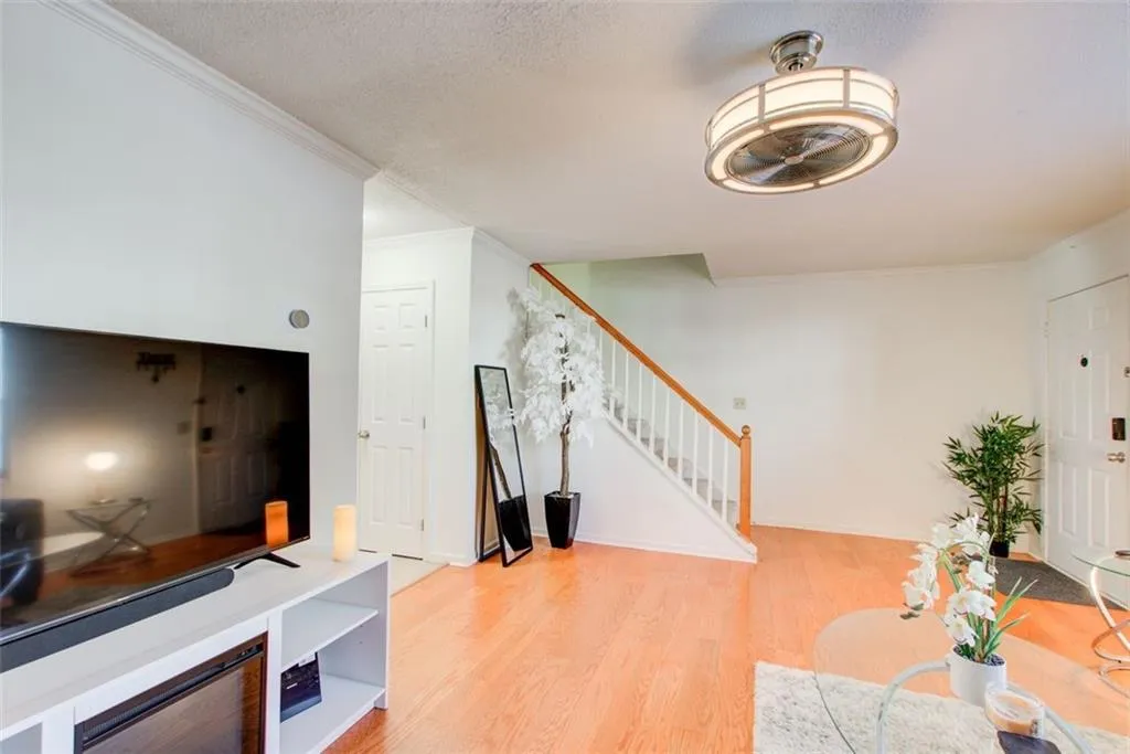 6900 Roswell Road, Atlanta, Georgia 30328, 2 Bedrooms Bedrooms, ,2 BathroomsBathrooms,Residential,Sold,6900 Roswell Road,7510928