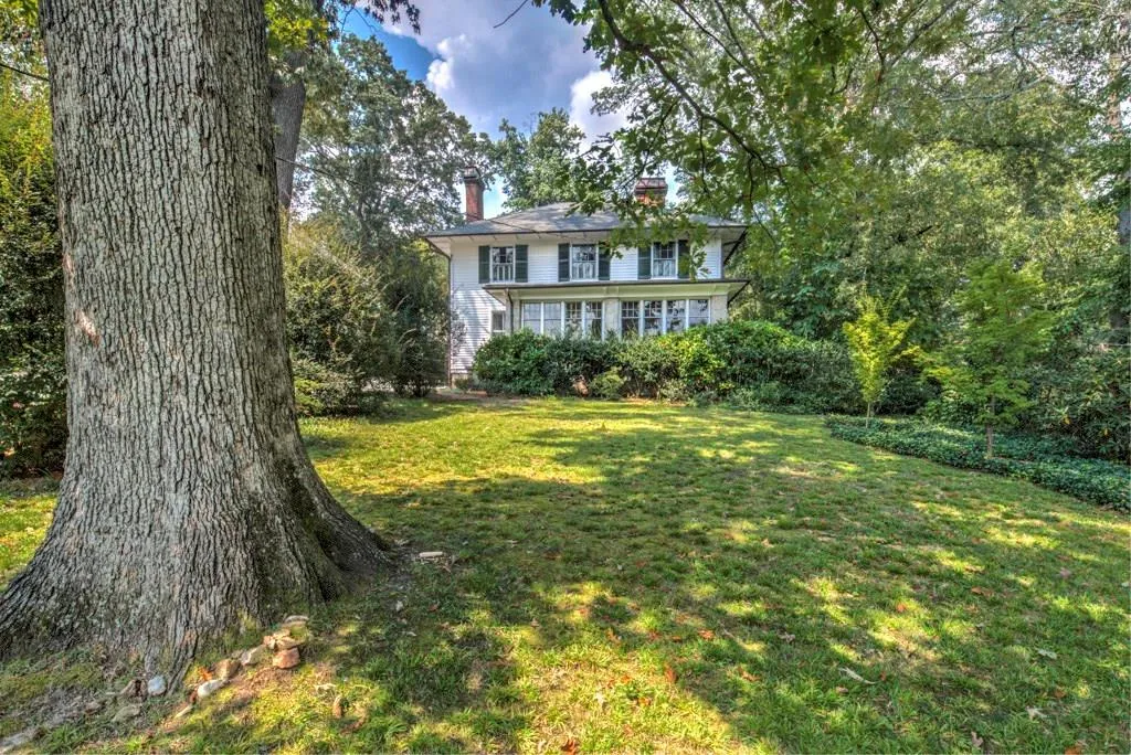 100 Peachtree Way Ne, Atlanta, Georgia 30305, 3 Bedrooms Bedrooms, ,2 BathroomsBathrooms,Residential,Sold,100 Peachtree Way Ne,5902050