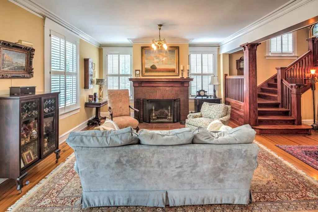 100 Peachtree Way Ne, Atlanta, Georgia 30305, 3 Bedrooms Bedrooms, ,2 BathroomsBathrooms,Residential,Sold,100 Peachtree Way Ne,5902050
