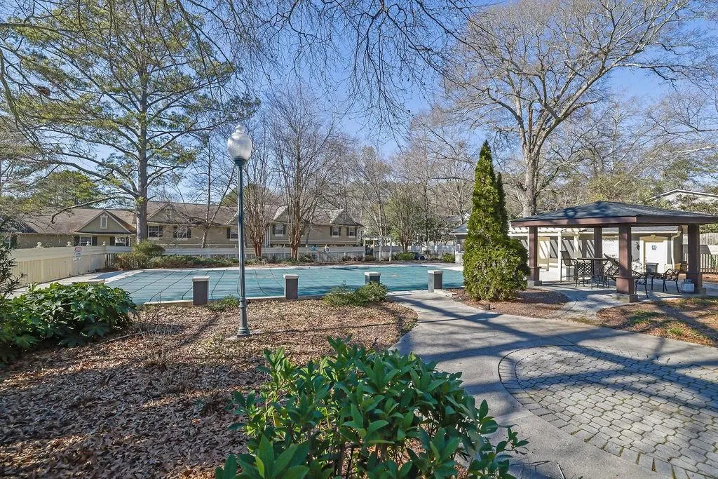 6900 Roswell Road Unit M3, Atlanta, Georgia 30328, 2 Bedrooms Bedrooms, ,2 BathroomsBathrooms,Residential,Sold,6900 Roswell Road Unit M3,7705919