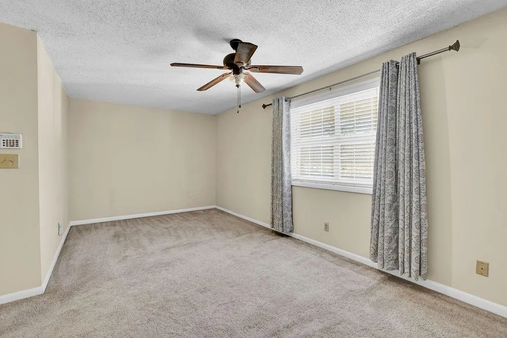 6900 Roswell Road Unit M3, Atlanta, Georgia 30328, 2 Bedrooms Bedrooms, ,2 BathroomsBathrooms,Residential,Sold,6900 Roswell Road Unit M3,7705919