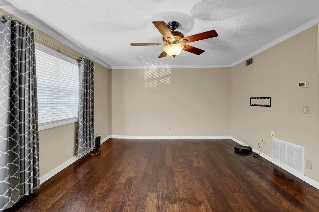6900 Roswell Road Unit M3, Atlanta, Georgia 30328, 2 Bedrooms Bedrooms, ,2 BathroomsBathrooms,Residential,Sold,6900 Roswell Road Unit M3,7705919