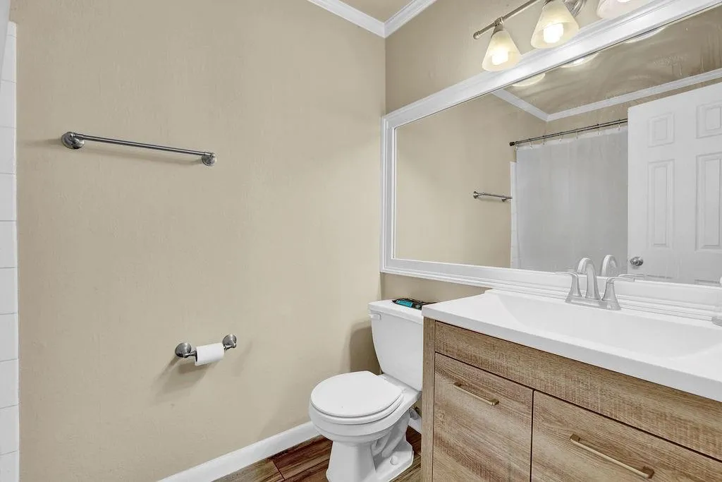 6900 Roswell Road Unit M3, Atlanta, Georgia 30328, 2 Bedrooms Bedrooms, ,2 BathroomsBathrooms,Residential,Sold,6900 Roswell Road Unit M3,7705919