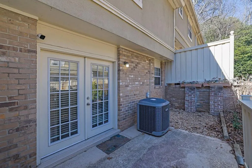 6900 Roswell Road Unit M3, Atlanta, Georgia 30328, 2 Bedrooms Bedrooms, ,2 BathroomsBathrooms,Residential,Sold,6900 Roswell Road Unit M3,7705919