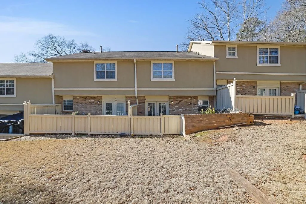 6900 Roswell Road Unit M3, Atlanta, Georgia 30328, 2 Bedrooms Bedrooms, ,2 BathroomsBathrooms,Residential,Sold,6900 Roswell Road Unit M3,7705919