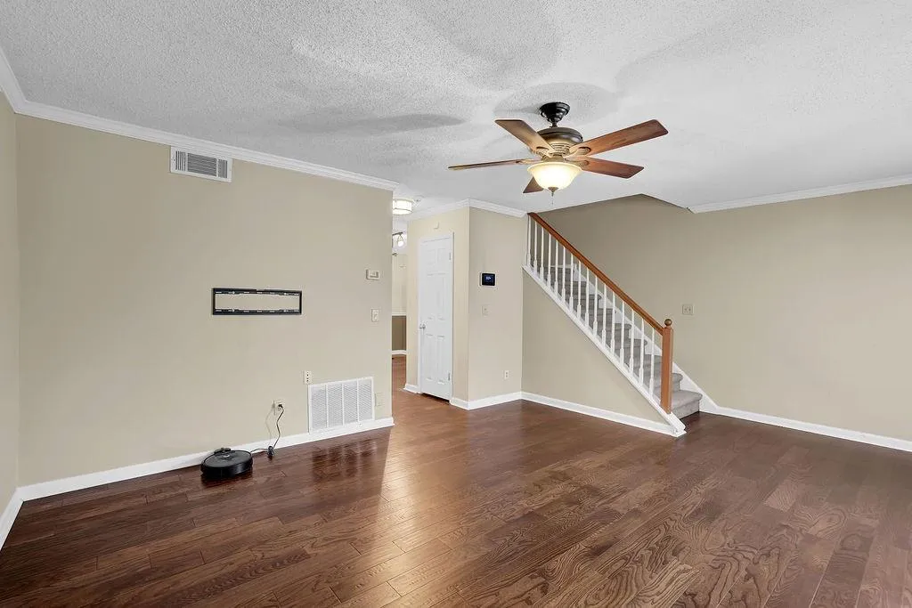 6900 Roswell Road Unit M3, Atlanta, Georgia 30328, 2 Bedrooms Bedrooms, ,2 BathroomsBathrooms,Residential,Sold,6900 Roswell Road Unit M3,7705919