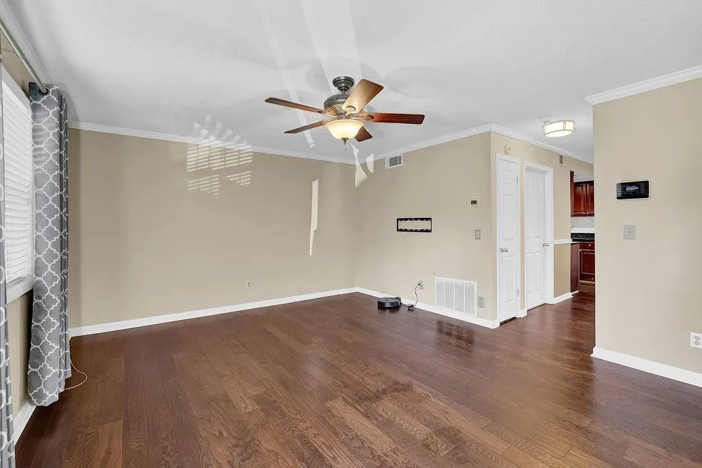 6900 Roswell Road Unit M3, Atlanta, Georgia 30328, 2 Bedrooms Bedrooms, ,2 BathroomsBathrooms,Residential,Sold,6900 Roswell Road Unit M3,7705919