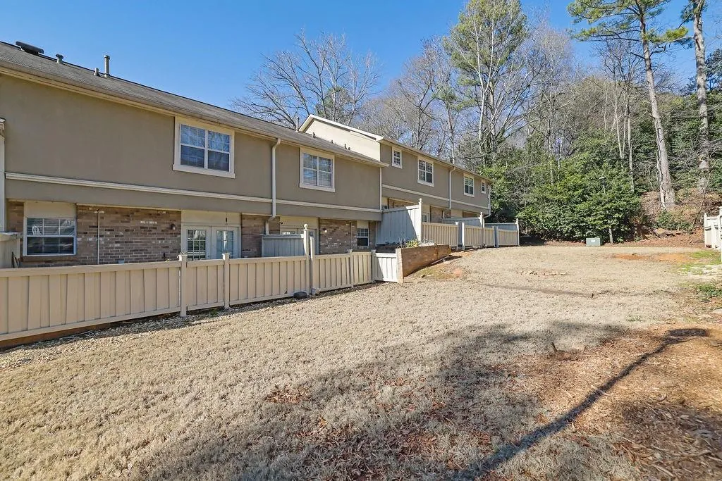 6900 Roswell Road Unit M3, Atlanta, Georgia 30328, 2 Bedrooms Bedrooms, ,2 BathroomsBathrooms,Residential,Sold,6900 Roswell Road Unit M3,7705919