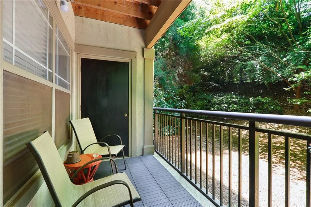 5559 Glenridge Drive Unit 1109, Sandy Springs, Georgia 30342, 2 Bedrooms Bedrooms, ,2 BathroomsBathrooms,Residential,Sold,5559 Glenridge Drive Unit 1109,6746443