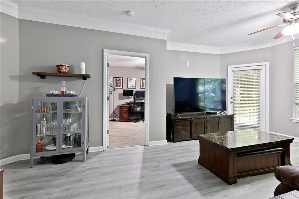 5559 Glenridge Drive Unit 1109, Sandy Springs, Georgia 30342, 2 Bedrooms Bedrooms, ,2 BathroomsBathrooms,Residential,Sold,5559 Glenridge Drive Unit 1109,6746443