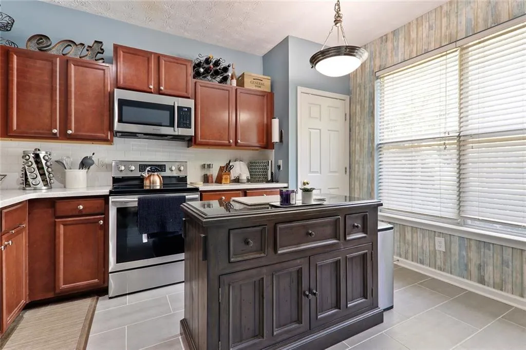 5559 Glenridge Drive Unit 1109, Sandy Springs, Georgia 30342, 2 Bedrooms Bedrooms, ,2 BathroomsBathrooms,Residential,Sold,5559 Glenridge Drive Unit 1109,6746443