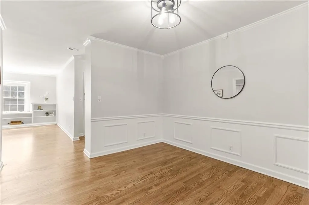 61 Lamsden Lane Nw, Atlanta, Georgia 30327, 2 Bedrooms Bedrooms, ,2 BathroomsBathrooms,Residential,For Sale,61 Lamsden Lane Nw,7670448