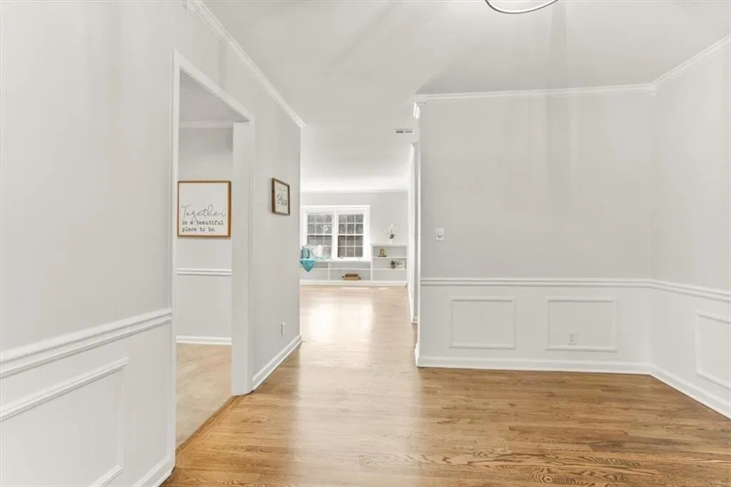 61 Lamsden Lane Nw, Atlanta, Georgia 30327, 2 Bedrooms Bedrooms, ,2 BathroomsBathrooms,Residential,For Sale,61 Lamsden Lane Nw,7670448