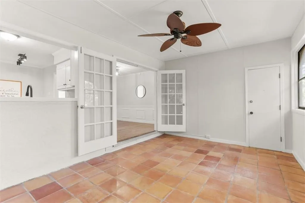 61 Lamsden Lane Nw, Atlanta, Georgia 30327, 2 Bedrooms Bedrooms, ,2 BathroomsBathrooms,Residential,For Sale,61 Lamsden Lane Nw,7670448