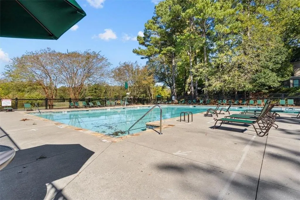 61 Lamsden Lane Nw, Atlanta, Georgia 30327, 2 Bedrooms Bedrooms, ,2 BathroomsBathrooms,Residential,For Sale,61 Lamsden Lane Nw,7670448