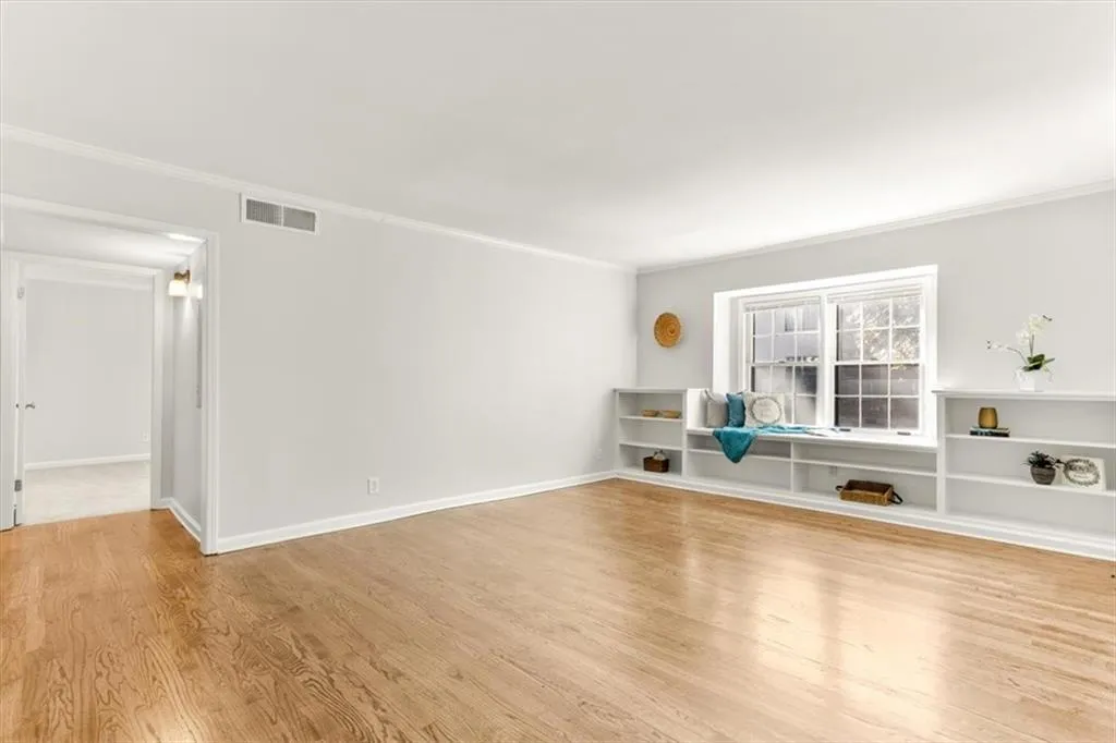 61 Lamsden Lane Nw, Atlanta, Georgia 30327, 2 Bedrooms Bedrooms, ,2 BathroomsBathrooms,Residential,For Sale,61 Lamsden Lane Nw,7670448