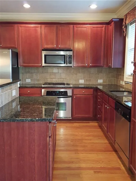 767 Berrydale Drive, Atlanta, Georgia 30328, 2 Bedrooms Bedrooms, ,2 BathroomsBathrooms,Residential,Sold,767 Berrydale Drive,5908580