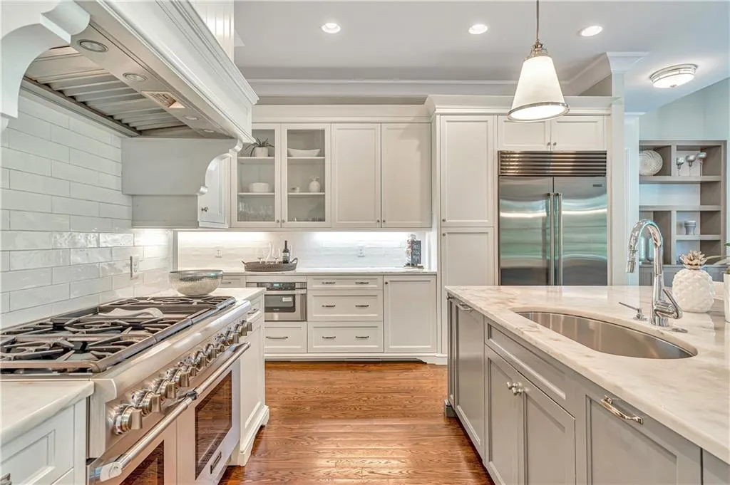 5445 Mount Vernon Parkway, Atlanta, Georgia 30327, 5 Bedrooms Bedrooms, ,5 BathroomsBathrooms,Residential,Sold,5445 Mount Vernon Parkway,6908163