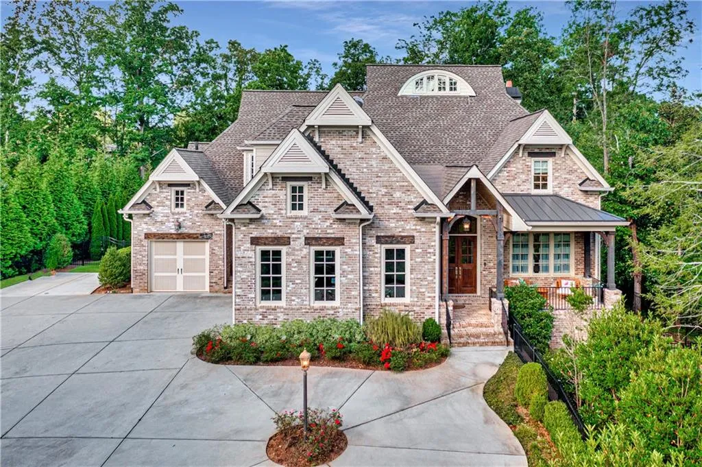 5445 Mount Vernon Parkway, Atlanta, Georgia 30327, 5 Bedrooms Bedrooms, ,5 BathroomsBathrooms,Residential,Sold,5445 Mount Vernon Parkway,6908163