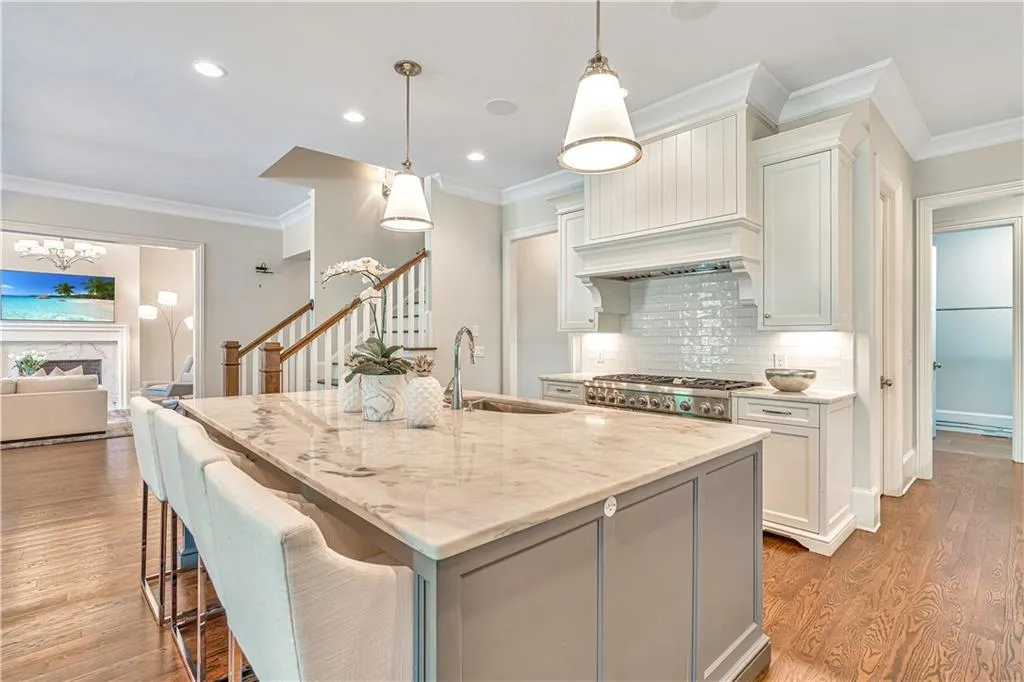 5445 Mount Vernon Parkway, Atlanta, Georgia 30327, 5 Bedrooms Bedrooms, ,5 BathroomsBathrooms,Residential,Sold,5445 Mount Vernon Parkway,6908163