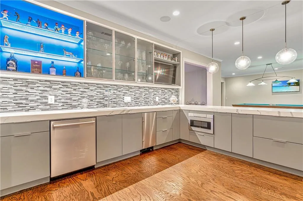 5445 Mount Vernon Parkway, Atlanta, Georgia 30327, 5 Bedrooms Bedrooms, ,5 BathroomsBathrooms,Residential,Sold,5445 Mount Vernon Parkway,6908163